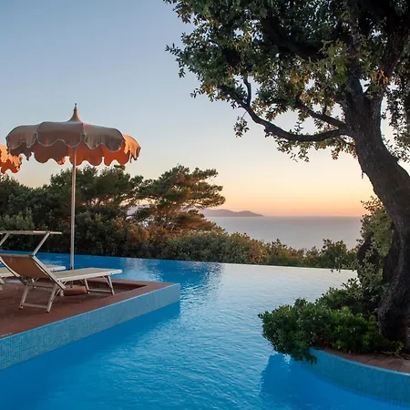 Boutique Torre Di Cala Piccola Hotel 4*