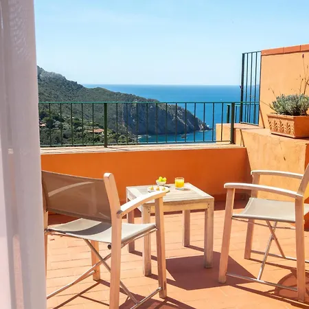 Boutique Torre Di Cala Piccola Hotel 4*
