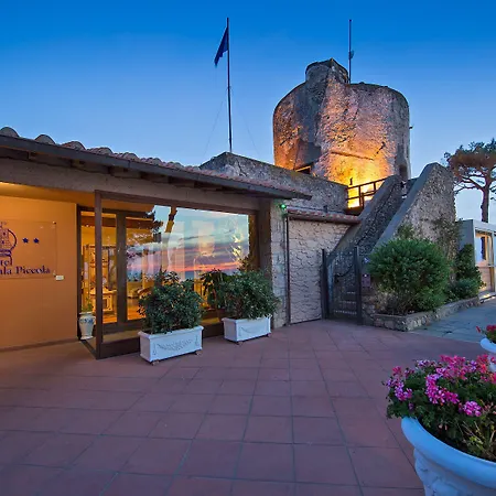 Boutique Torre Di Cala Piccola 4*