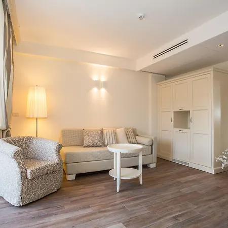 Boutique Torre Di Cala Piccola ホテル 4*