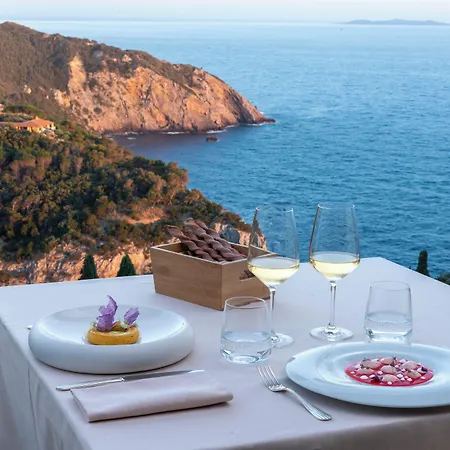 Boutique Torre Di Cala Piccola ホテル 4*